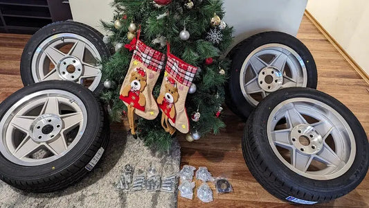 Bathurst Globe wheel & tyre package 17in without redwalls Falcon GT Christmas